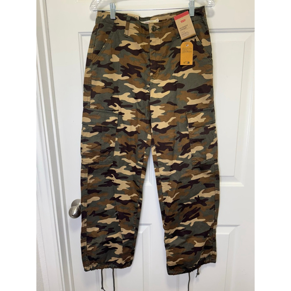Women's Levi's '94 Baggy Cargo Pants Size 27 Green Camo - Picture 1 of 6
